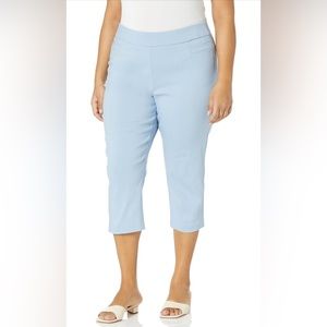 BRIGGS PETITE Light blue pull on capri  size 6P